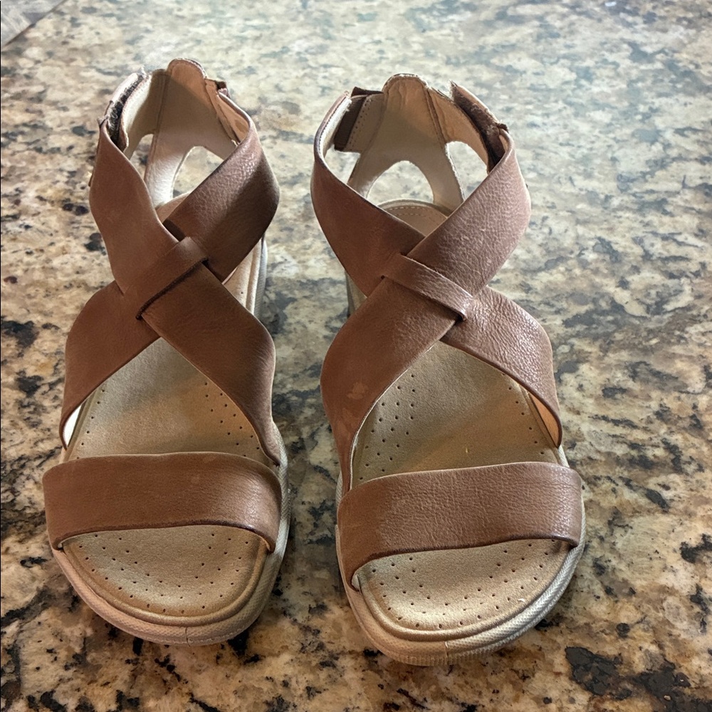 Ecco Tan Leather Sandals
